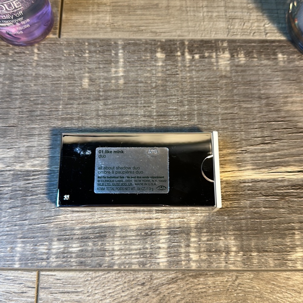 Clinique 6 Piece Cosmetic Bag - Picture 6 of 7